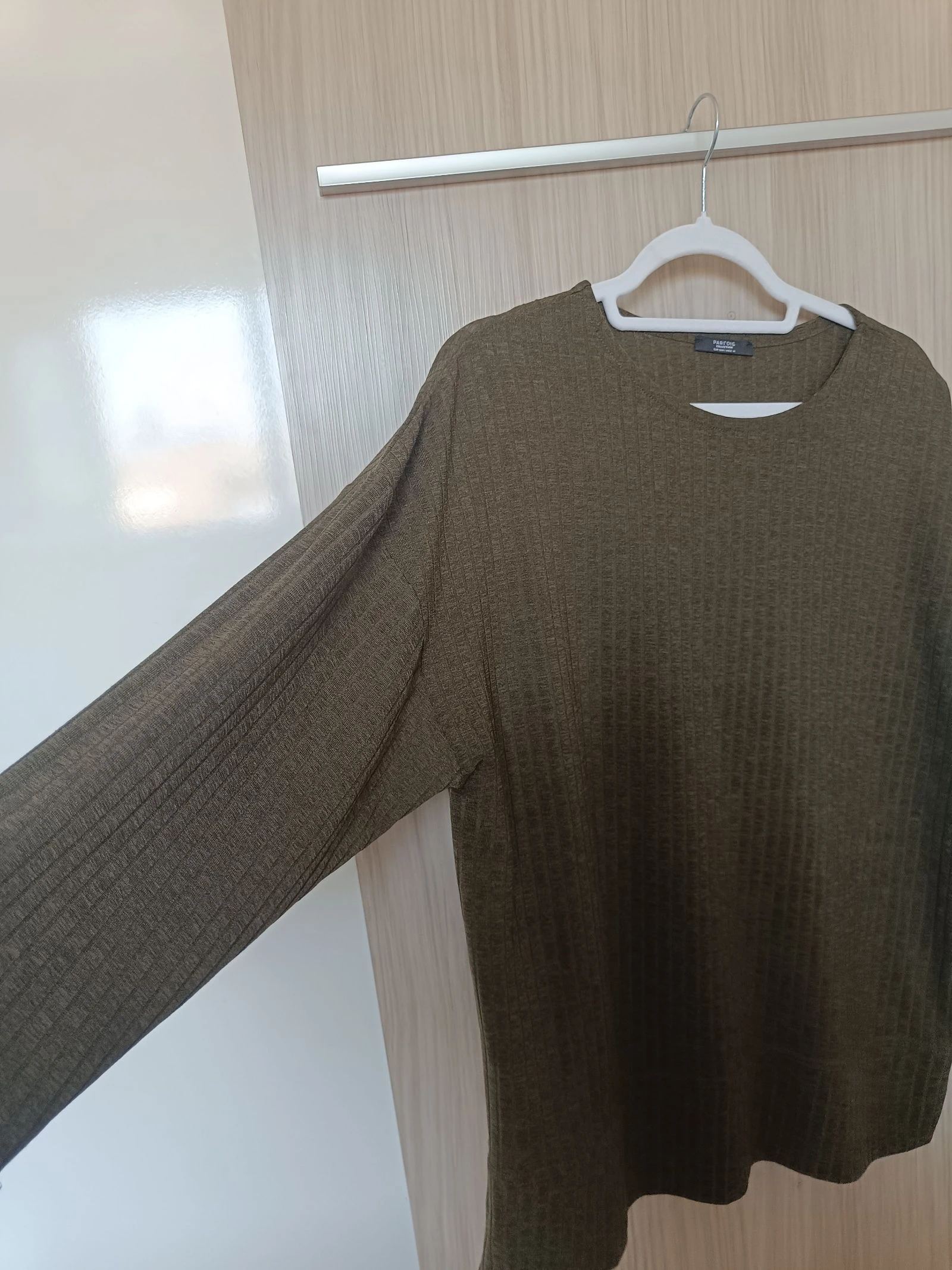 Camiseta / Jersey fino acanalado verde caqui Parfois T. S/M – photo 2